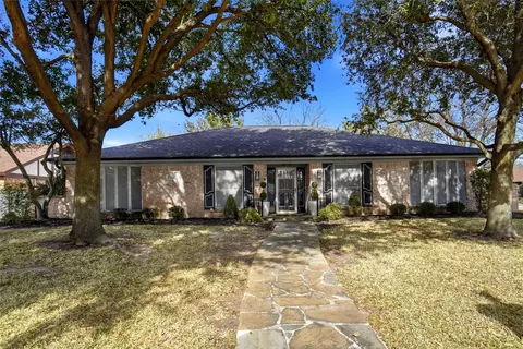 200 Hillview Dr, Hurst, TX 76054
