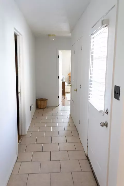 Entry Way - 702 E Gilbert, Henrietta, TX 76365 photo 1 of 1
