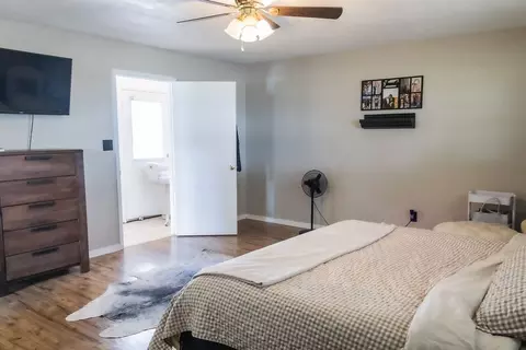 Bedroom - 702 E Gilbert, Henrietta, TX 76365 photo 2 of 5