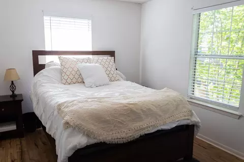 Bedroom - 702 E Gilbert, Henrietta, TX 76365 photo 4 of 5