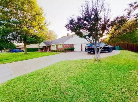5608 Woodway Dr, Fort Worth, TX 76133