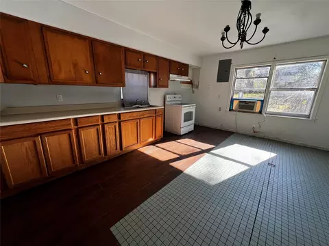 612 E Gandy St, Denison, TX 75021 photo 5