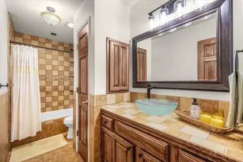 Bath - 107 Springridge Ln, Euless, TX 76039 photo 5 of 5