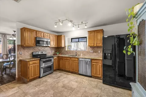 Kitchen - 107 Springridge Ln, Euless, TX 76039 photo 1 of 4