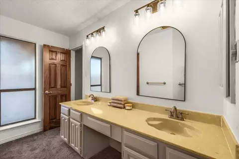 Bath - 107 Springridge Ln, Euless, TX 76039 photo 2 of 5