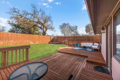 Exterior - 107 Springridge Ln, Euless, TX 76039 photo 8 of 8