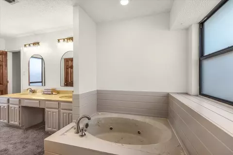 Bath - 107 Springridge Ln, Euless, TX 76039 photo 3 of 5