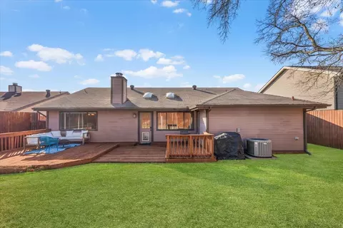 Exterior - 107 Springridge Ln, Euless, TX 76039 photo 7 of 8