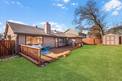 Exterior - 107 Springridge Ln, Euless, TX 76039 photo 6 of 8