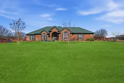 9940 Calf Meadows Ln, Fort Worth, TX 76126