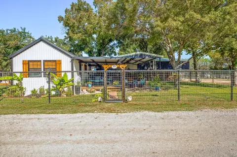220 Treasure Bch, Comanche, TX 76442