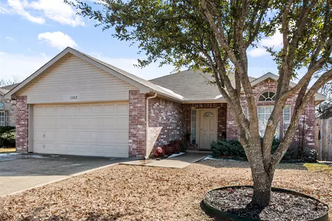1307 Hidden Oaks Dr, Mansfield, TX 76063