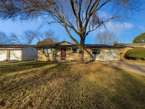 2422 Kingston St, Arlington, TX 76015
