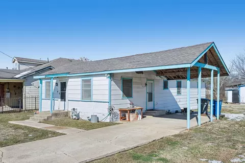 7923 S Nassau Cir, Dallas, TX 75217