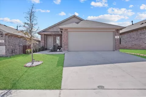 136 Greengate Dr, Boyd, TX 76023