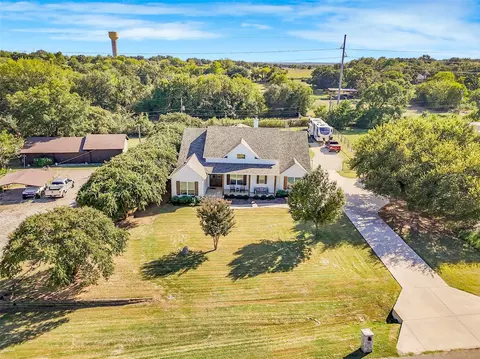 108 Southwood Dr, Burleson, TX 76028