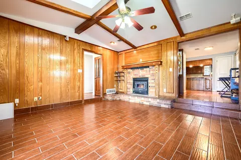 2112 Mangum St, Commerce, TX 75428