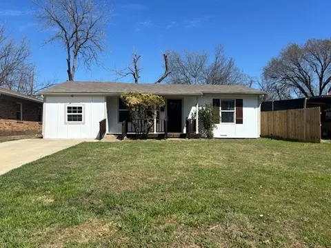 3320 26th St, Fort Worth, TX 76106