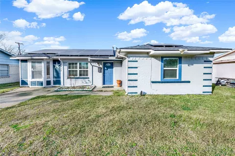 2417 Vickie St, Mesquite, TX 75149