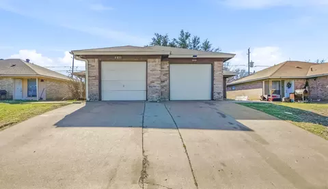 6833 S Creek Dr, Fort Worth, TX 76133