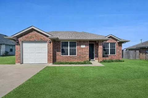 408 Mesquite Dr, Rio Vista, TX 76093