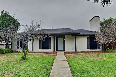 1711 Chesterfield Dr, Carrollton, TX 75007