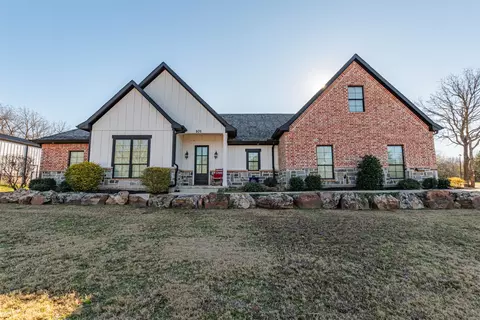 101 Lakeview Trl, Mabank, TX 75147