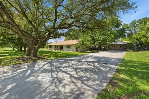 107 Quail Lake Dr W, Whitney, TX 76692