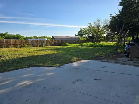 120 Stark Rd, Hackberry, TX 75036
