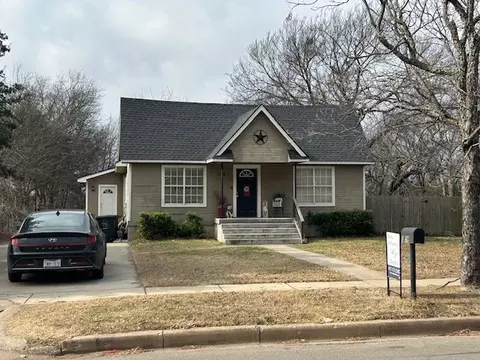 1019 N Anglin St, Cleburne, TX 76031