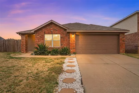 10809 Deer Trl, Fort Worth, TX 76140