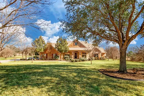 326 W Hickory Ridge Cir, Argyle, TX 76226