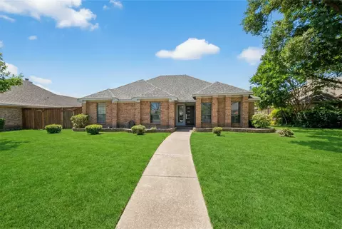 2618 Stoneridge Dr, Garland, TX 75044