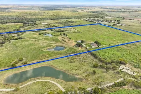 10815 Hames Rd, Pilot Point, TX 76258