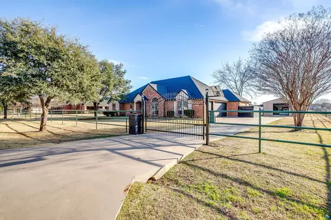 1008 Dapple Gray Rd, Crowley, TX 76036