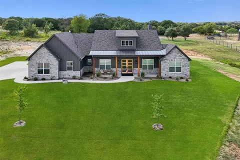 3004 Parker Meadows Ct, Weatherford, TX 76088