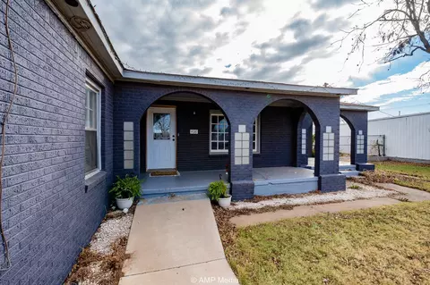406 N Swenson St, Stamford, TX 79553