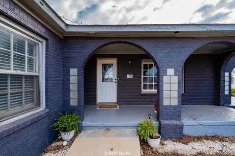 406 N Swenson St, Stamford, TX 79553
