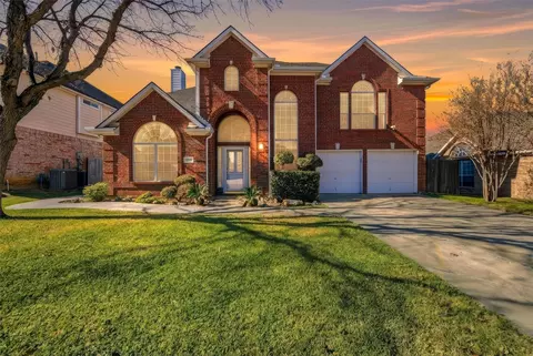 5709 Christy Ln, Haltom City, TX 76137