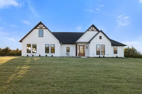 Exterior - 1265 Harrell Rd, Howe, TX 75459 photo 3 of 9