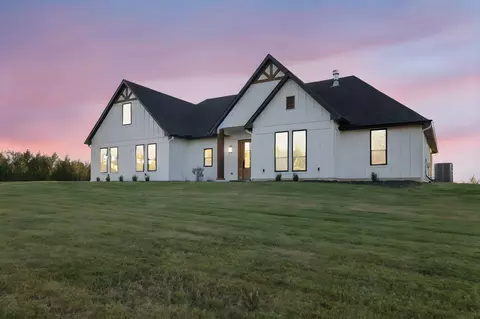 Exterior - 1265 Harrell Rd, Howe, TX 75459 photo 5 of 9