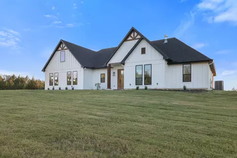 Exterior - 1265 Harrell Rd, Howe, TX 75459 photo 4 of 9