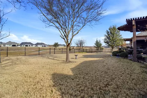 Exterior - 8700 Crestview Dr, Denton, TX 76207 photo 4 of 4