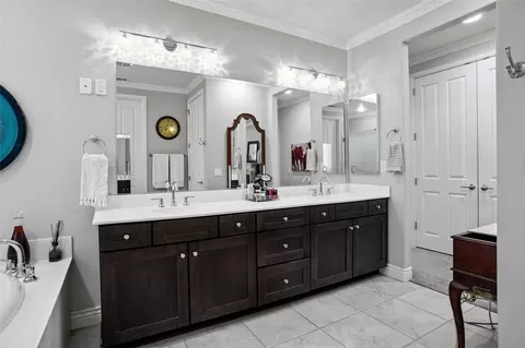 Bath - 8700 Crestview Dr, Denton, TX 76207 photo 1 of 3