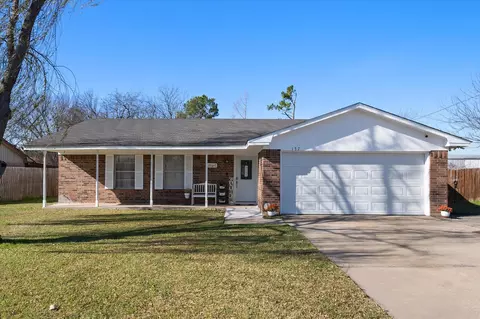 137 N Jessup St, Alvarado, TX 76009