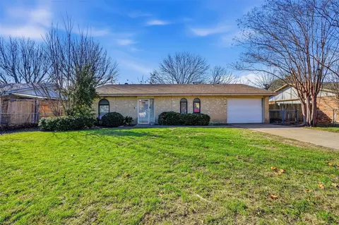 130 Sheffield Dr, Cedar Hill, TX 75104