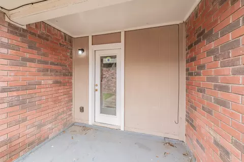 Exterior - 2123 Nectar Dr, Mesquite, TX 75149 photo 3 of 8