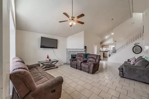 Living - 2123 Nectar Dr, Mesquite, TX 75149 photo 2 of 3
