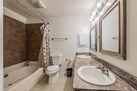 Bath - 2123 Nectar Dr, Mesquite, TX 75149 photo 2 of 6