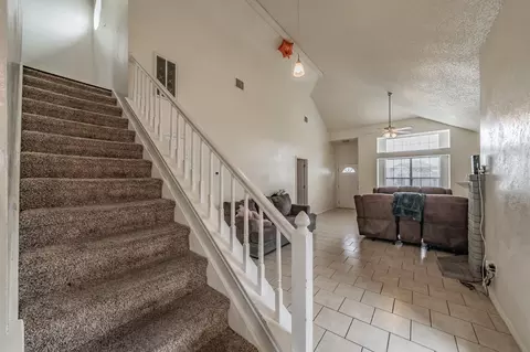 Entry Way - 2123 Nectar Dr, Mesquite, TX 75149 photo 2 of 3